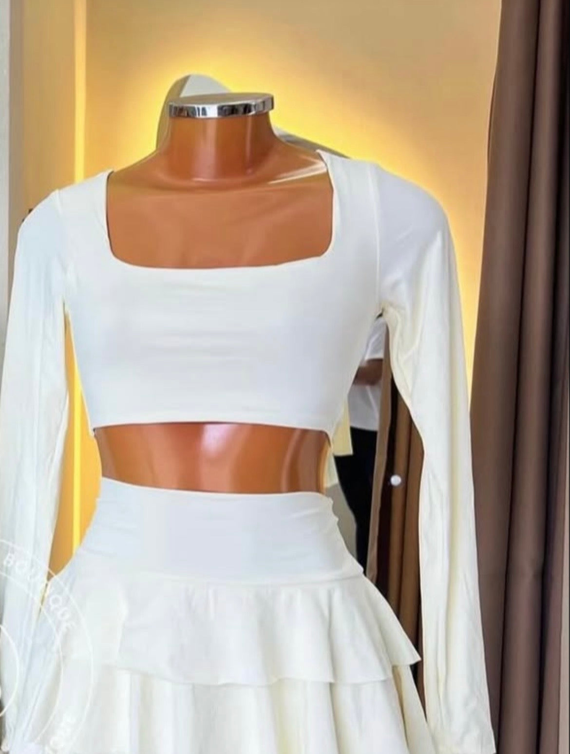 Mini saia com cropped